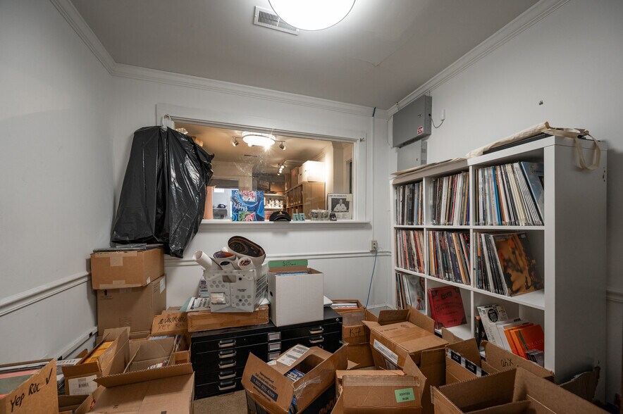 More Photos Of 110 N Churton St, Hillsborough Office For Sale