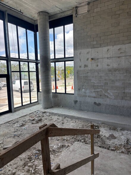 More Photos Of 2233 Hollywood Blvd, Hollywood Apartments For Lease