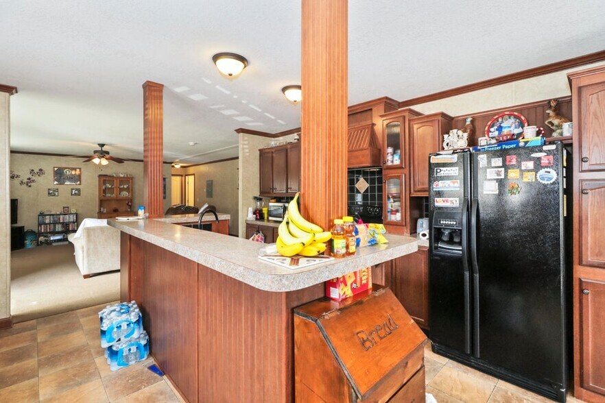 More Photos Of 1219 Private Road 1060, West Plains Recycling Center For Sale