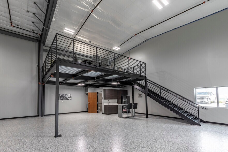 More Photos Of 7637 FM 3009, Schertz Light Distribution For Sale