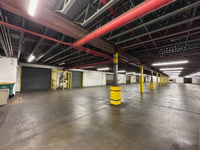 More Photos Of 26 Sears Way, West Springfield Distribution For Sale