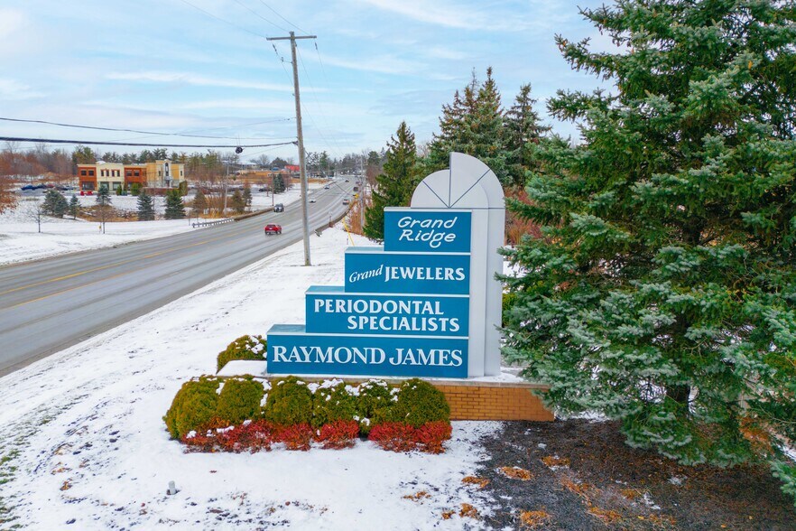 More Photos Of 8185 Holly Rd, Grand Blanc General Retail For Lease