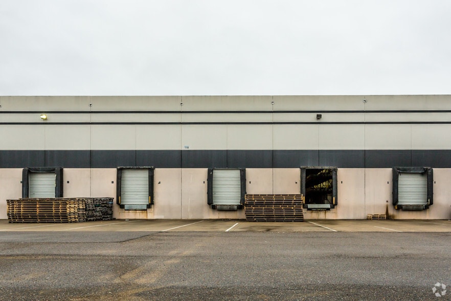 More Photos Of 3510 Winchester Rd, Memphis Distribution For Lease