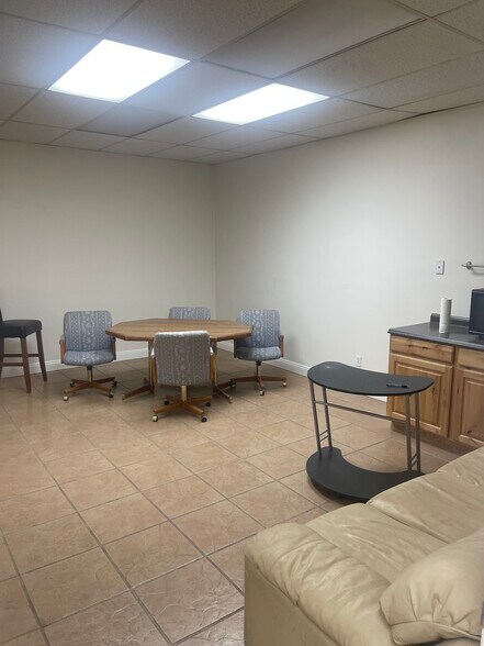 More Photos Of 1006 Aultman St, Ely Office For Sale