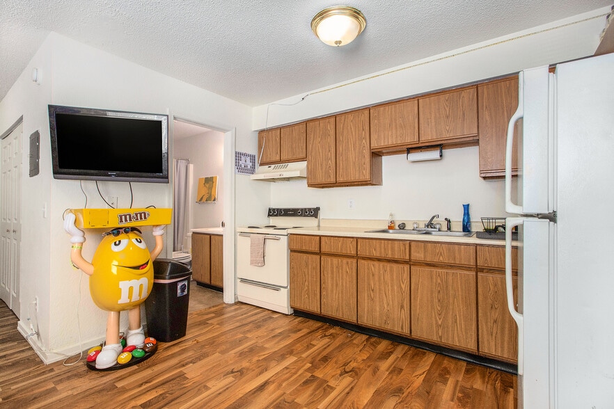 More Photos Of 1619 Fraternity Village Dr, Kalamazoo Apartments For Sale