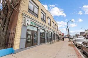 More Photos Of 454-456 Park St, Hartford Showroom For Lease