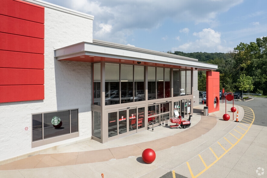 More Photos Of 68 US Highway 46, Hackettstown Storefront For Lease