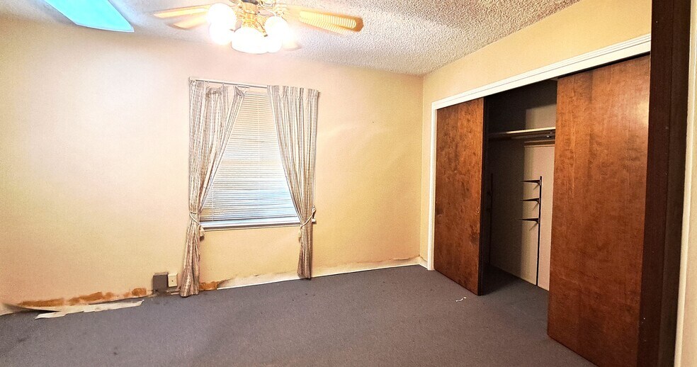 More Photos Of 1519 6th St, Bakersfield Office Residential For Sale