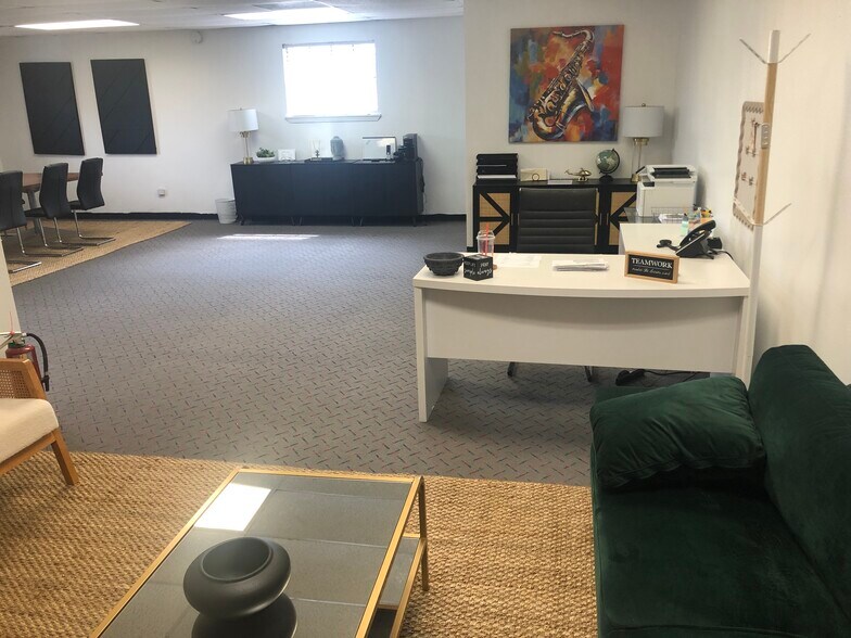 More Photos Of 2273 Barataria Blvd, Marrero Loft Creative Space For Lease