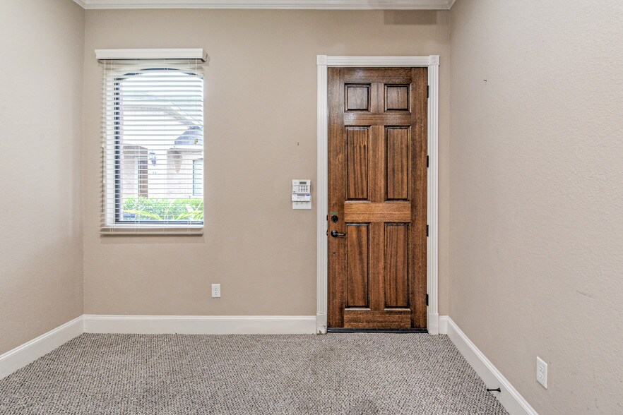 More Photos Of 1828 Snake River Rd, Katy Medical For Sale