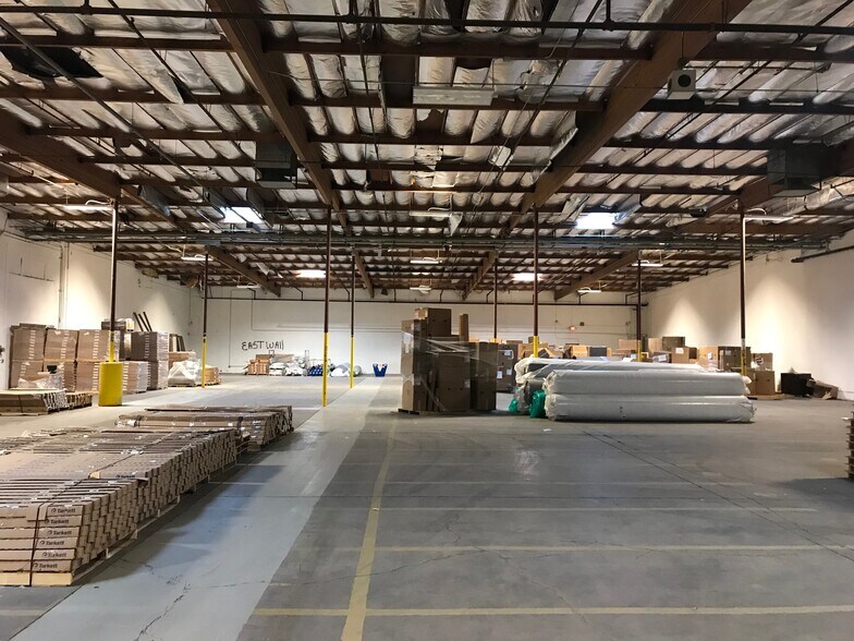 More Photos Of 6065 Polaris Ave, Las Vegas Distribution For Lease