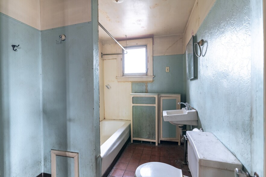 More Photos Of 115 Clifton Ave, Collingdale Specialty For Sale
