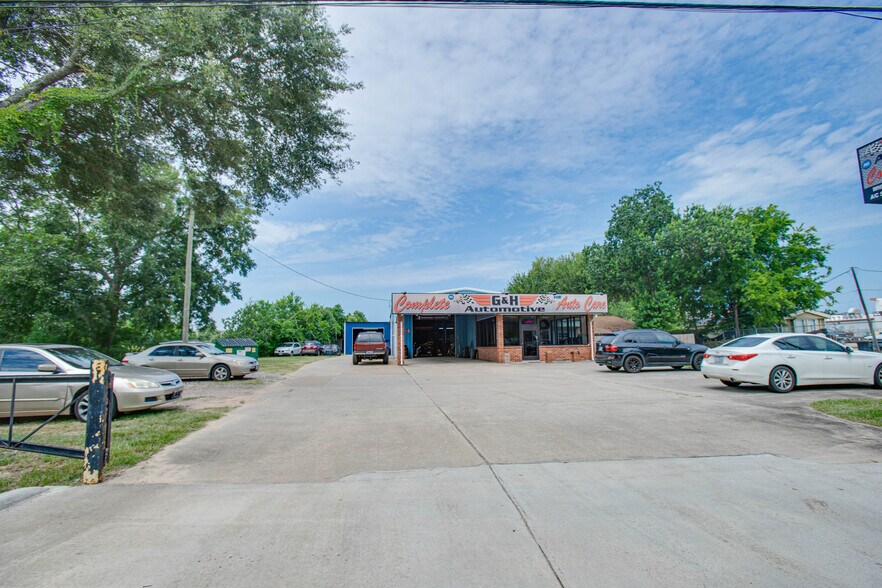 More Photos Of 21123 Rhodes Rd, Spring Auto Repair For Sale