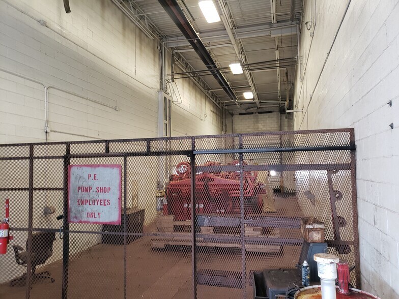 More Photos Of 420 Halliburton Dr, Williston Industrial For Lease