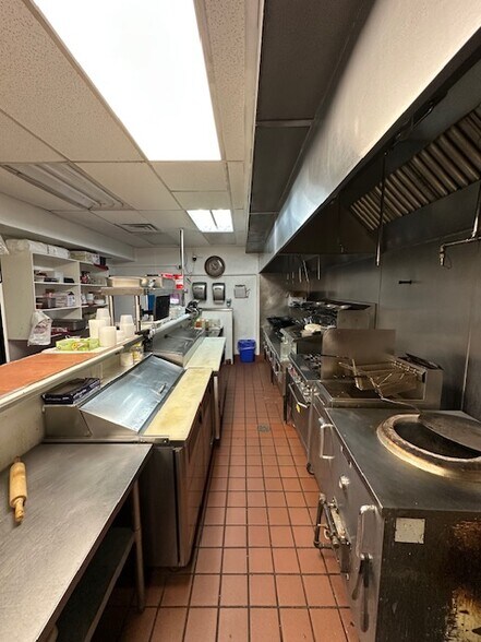 More Photos Of 8810 S Maryland Pky, Las Vegas Freestanding For Lease