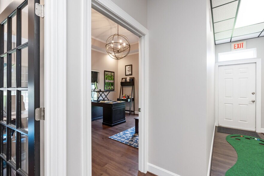 More Photos Of 3240 Office Pointe Pl, Louisville Office For Sale