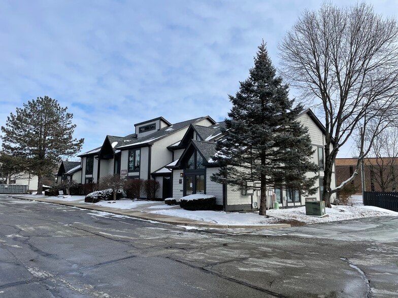 More Photos Of 8555 Cedar Place Dr, Indianapolis Unknown For Lease