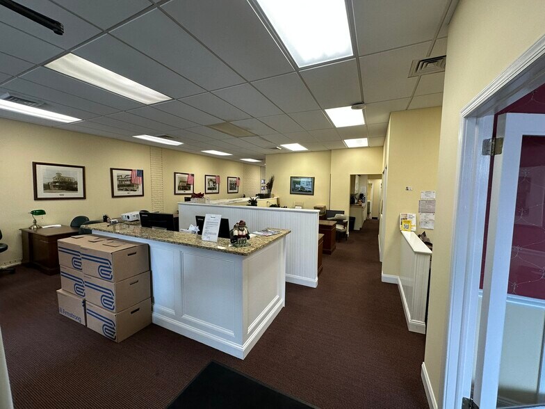 More Photos Of 2092 Boston Post rd, Larchmont General Retail For Lease