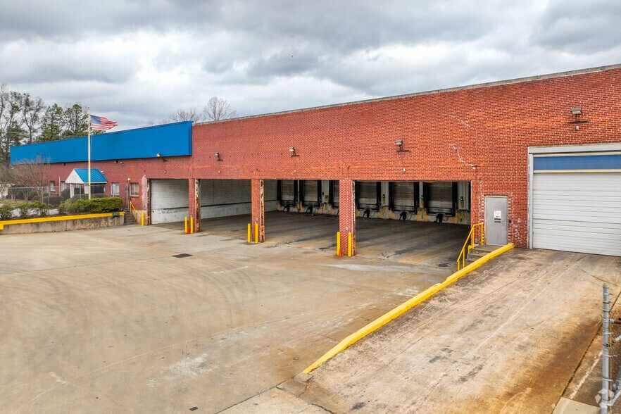 More Photos Of 3200 Lakewood Ave, East Point Manufacturing For Lease