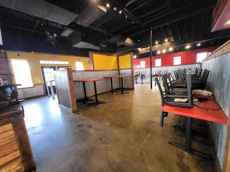 More Photos Of 3607 S Range Line Rd, Joplin Restaurant For Lease