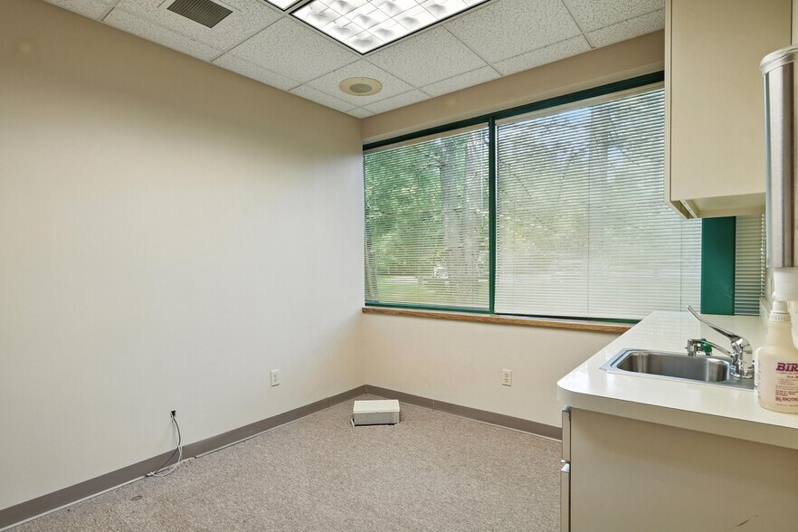More Photos Of 3 Northwestern Dr, Bloomfield Medical For Lease