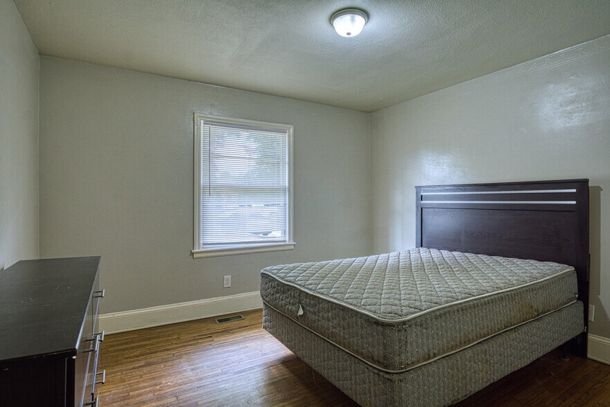 More Photos Of 19612 & 19630 Oak St, Cornelius Apartments For Sale