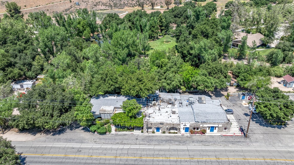 More Photos Of 12625 Sierra Hwy, Santa Clarita Restaurant For Sale