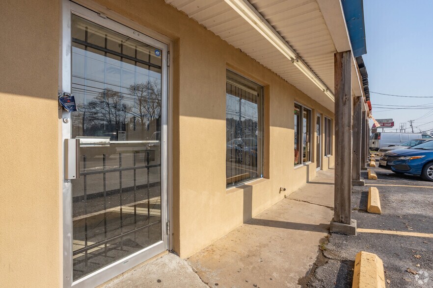 More Photos Of 1416 E Main St, League City Unknown For Lease