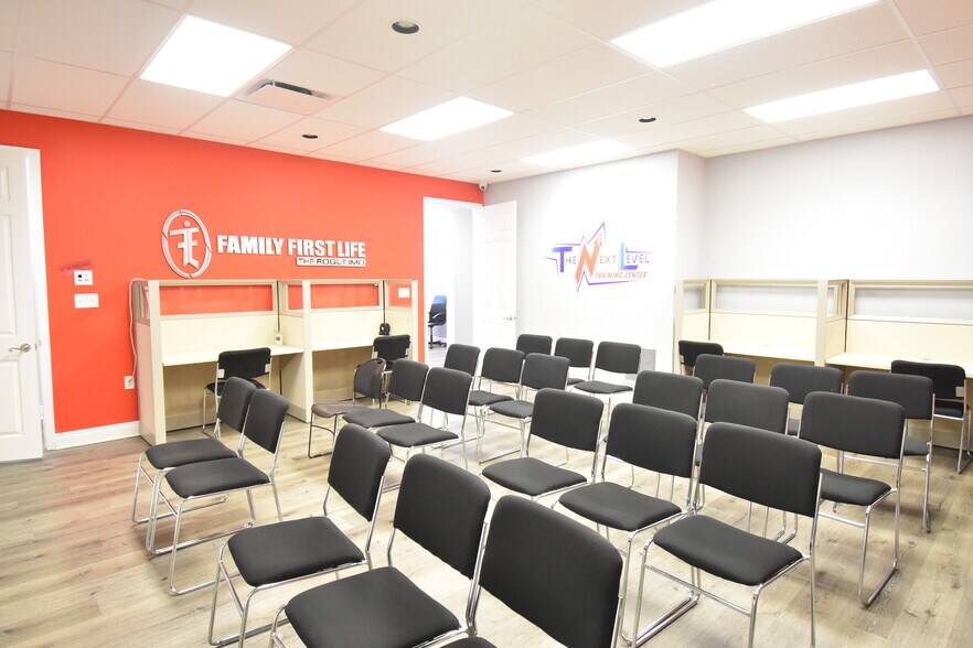More Photos Of 1377 Providence Rd, Brandon Medical For Lease