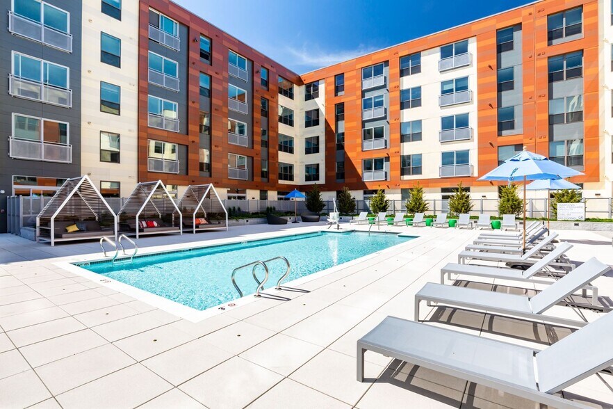 More Photos Of 190 Pleasant St, Malden Apartments For Lease