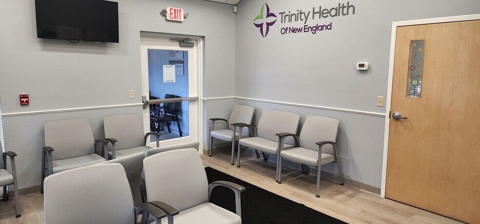 More Photos Of 1320 W Main St, Waterbury Medical For Sale