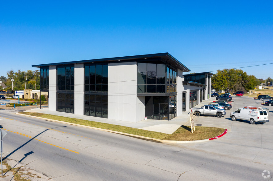 Primary Photo Of 201-203 W Main St, Jenks Office For Lease