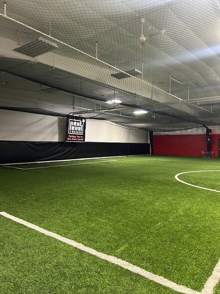 More Photos Of 45300 Mound Rd, Shelby Township Amusement Park For Lease