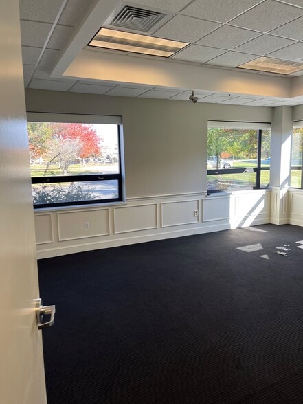 More Photos Of 60 Columbian St, Braintree Light Manufacturing For Lease