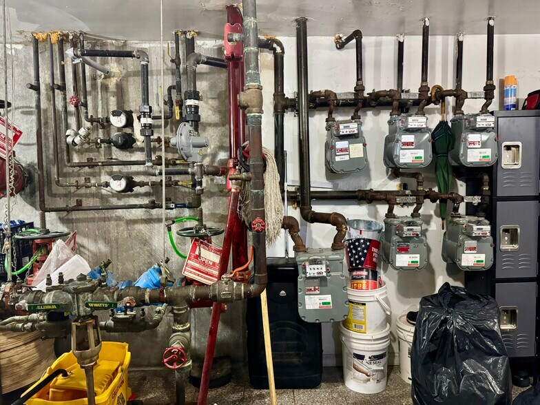 More Photos Of 3729 103rd St, Corona Flex For Sale