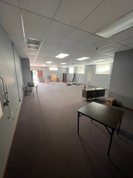 More Photos Of 2522 Scottsville Rd, Bowling Green Storefront For Lease