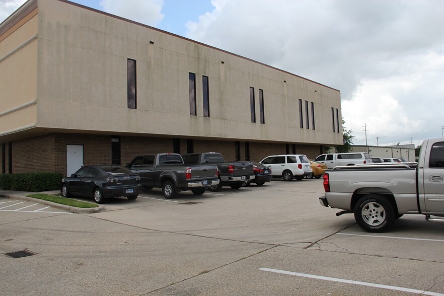 More Photos Of 2000 25th Ave N, Texas City Office For Lease