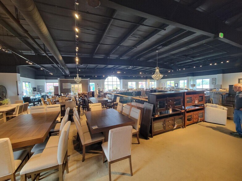 More Photos Of 8365 Wicker Ave, Saint John Department Store For Sale