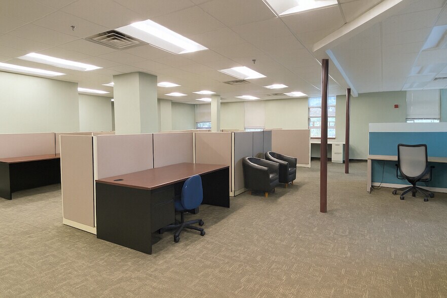 More Photos Of 281 Cambridge St, Burlington Medical For Lease