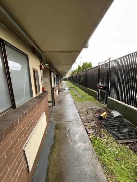 More Photos Of 1233 Central Ave N, Kent Hotel For Sale