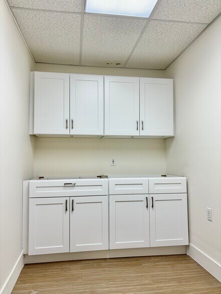 More Photos Of 619A Dalton St, Emmaus Medical For Lease