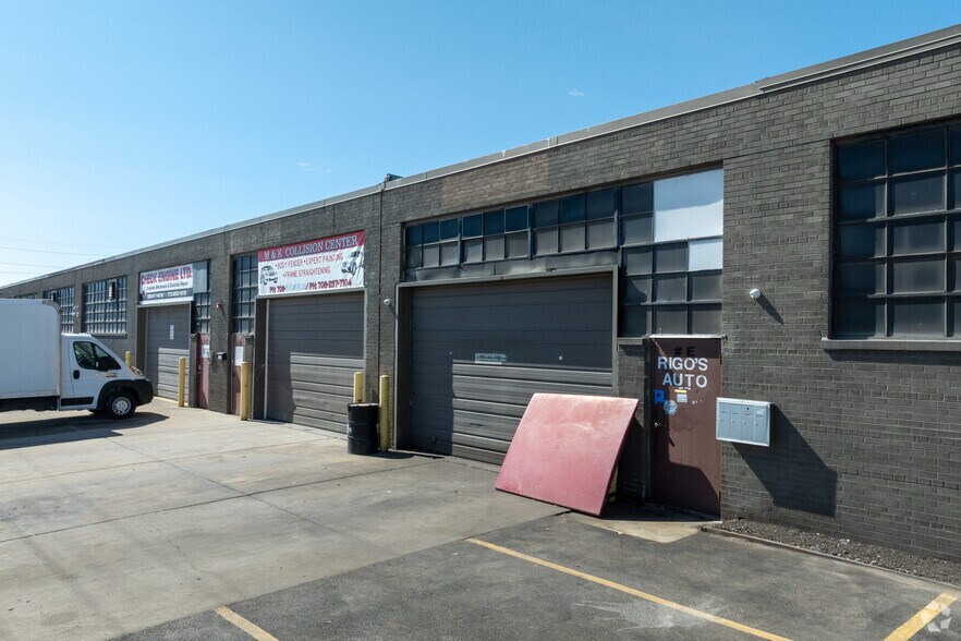 More Photos Of 1301 W Armitage Ave, Melrose Park Manufacturing For Lease