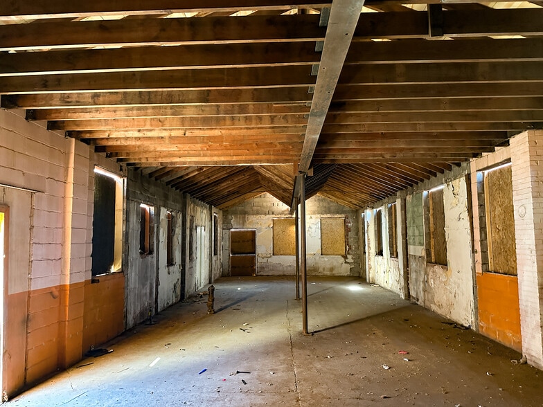 More Photos Of 343, 351 N. Mosley & 340 414 N. Rock Island, Wichita Warehouse For Sale