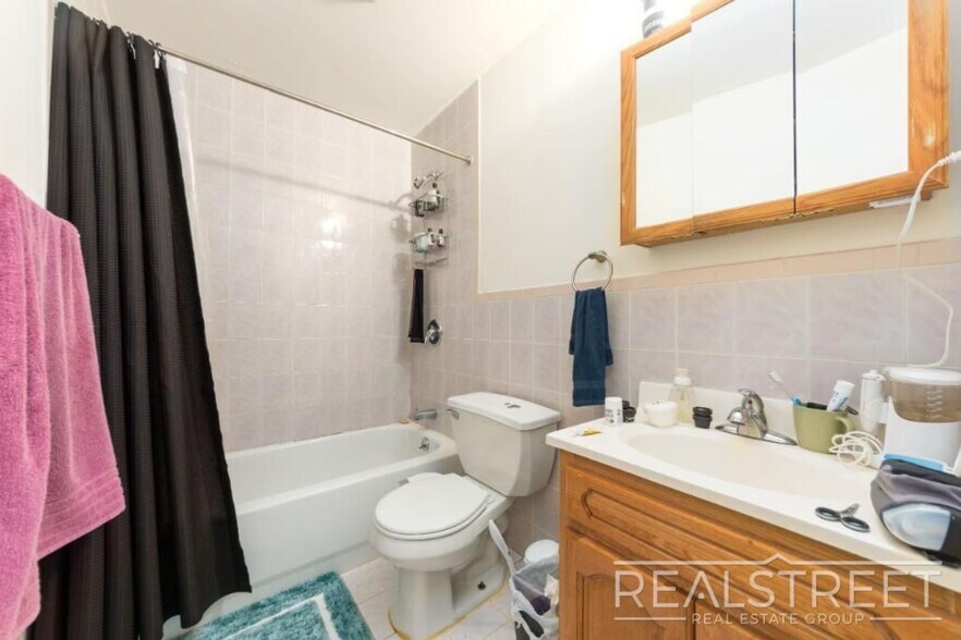 More Photos Of 90 Moore St, Brooklyn Apartments For Sale