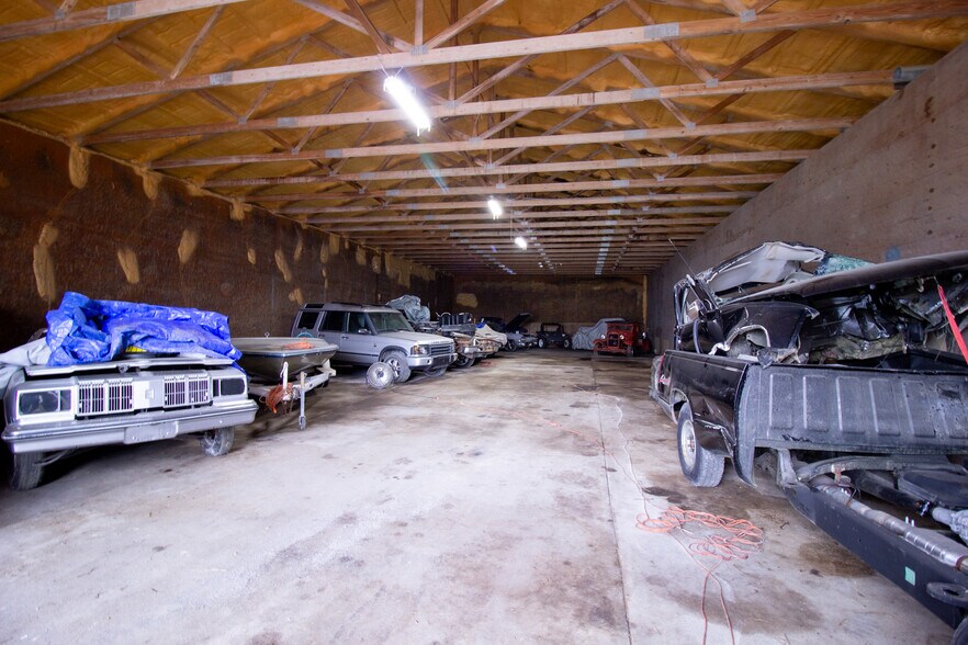 More Photos Of 6924 Peck Rd, Eaton Rapids Industrial For Sale