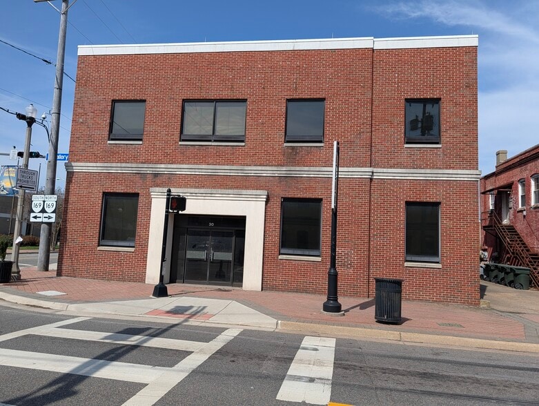 More Photos Of 30 S Mallory St, Hampton Office For Sale