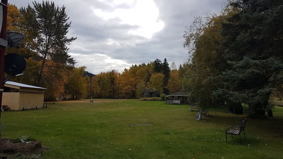 More Photos Of 4462 Hummingbird Rd, Little Fort Hospitality For Sale