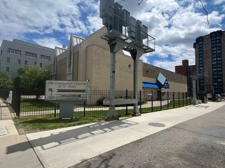 More Photos Of 60 E Warren Ave, Detroit Medical For Lease