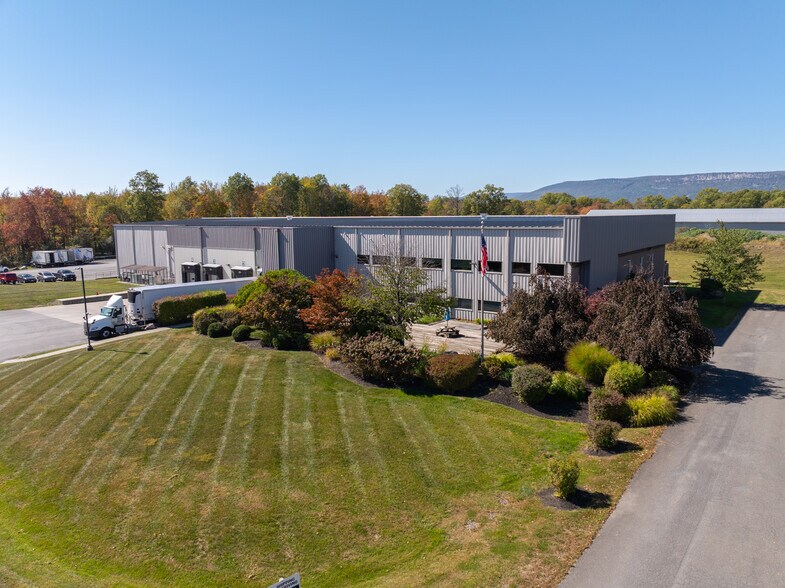 More Photos Of 47 Steves Ln, Gardiner Refrigeration Cold Storage For Sale