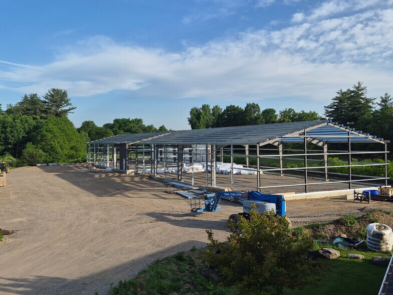 More Photos Of 821 B East Main Street, Chicopee Light Manufacturing For Lease
